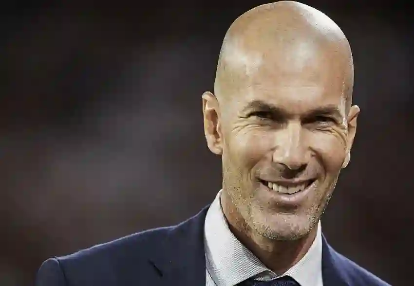 زين الدين زيدان يتلقى عرض بمائة مليون لتدريب هذا الفريق في دوري روشن