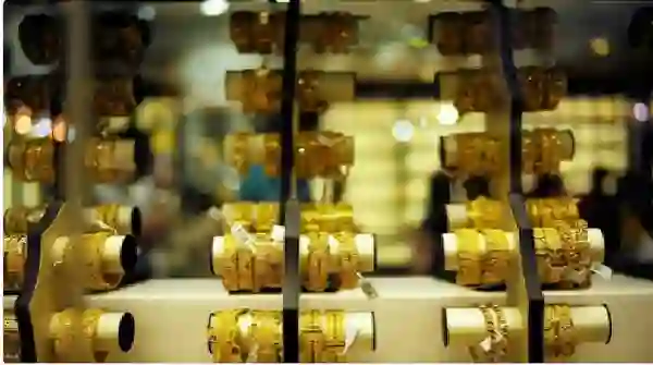 سعر جرام الذهب الصافي والمشغول عيار 21 في السعودية 