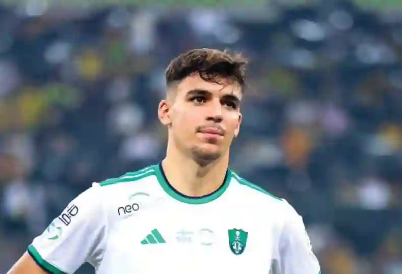 نجم أهلي جدة يقرر رسمياً المغادرة الى أوربا مجدداً