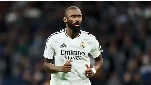 رونالدو يتدخل لحسم صفقة انتقال نجم ريال مدريد الى النصر 