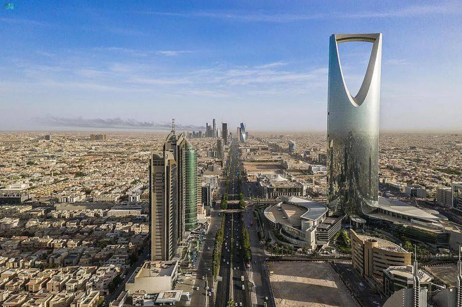 3 مسارات لتجنب زحام طريق الملك فهد