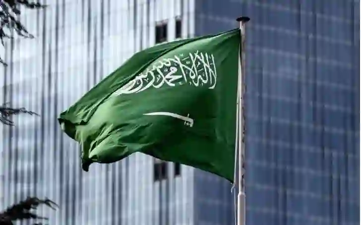 العقوبات التي ستطبق على سائقي السيارات الذين ينقلون المخالفين لانظمة الحج في موسم 1446 